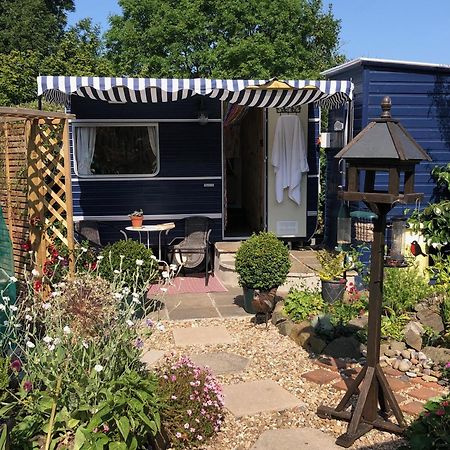 Down The Garden Path Vintage Caravan B&B , Dartmoor Newton Abbot Esterno foto